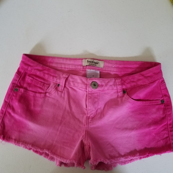 Shorts - Picture 1 of 4